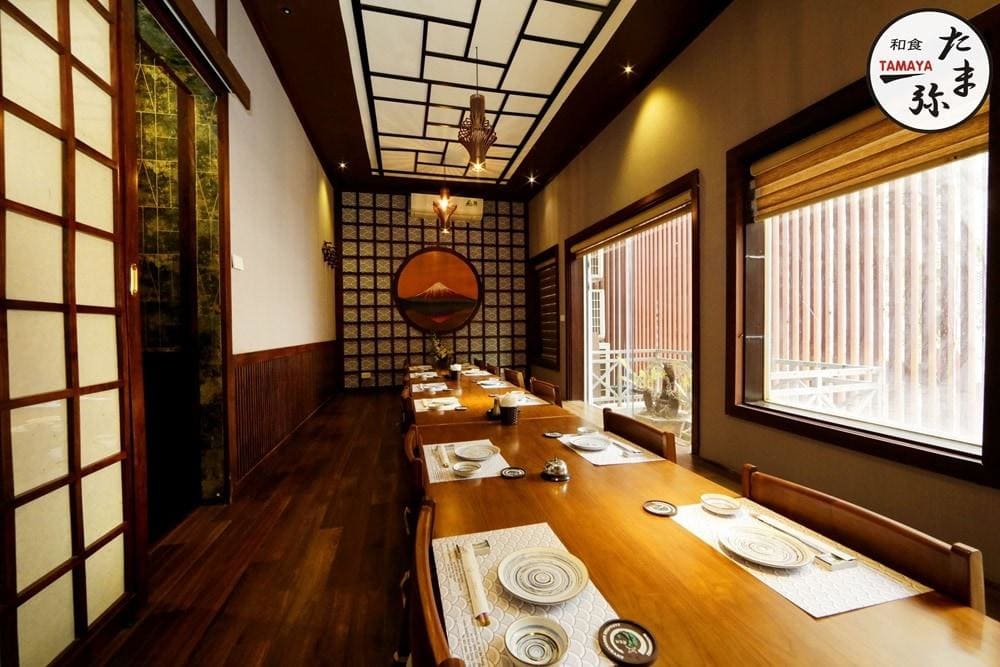 Kh&ocirc;ng gian nội thất Nhật Bản với đồ gỗ ấm c&uacute;ng (Nguồn: Tamaya Japanese Restaurant)